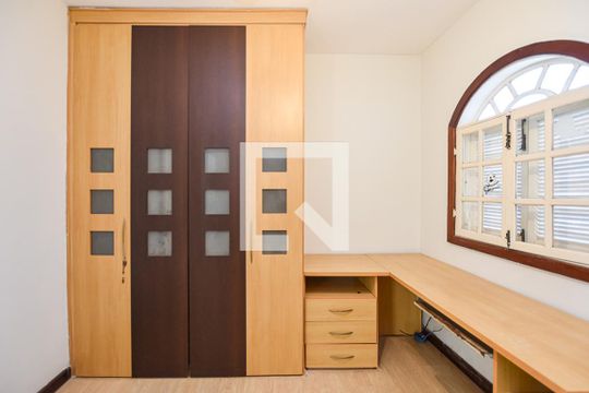 Quarto 1 de casa de condomínio à venda com 3 quartos, 300m² em Itaipu, Niterói