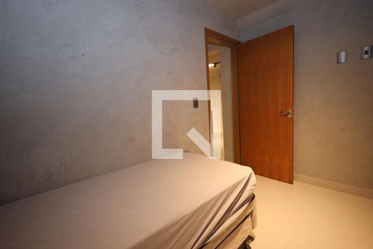 Quarto de apartamento à venda com 2 quartos, 68m² em Vila Rosa, Goiânia
