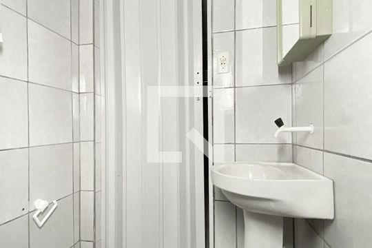 Banheiro  de casa para alugar com 2 quartos, 86m² em Liberdade, Novo Hamburgo
