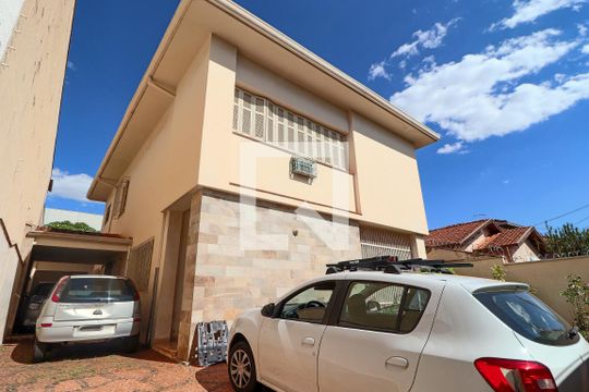 Garagem de casa para alugar com 4 quartos, 303m² em Centro, Ribeirão Preto