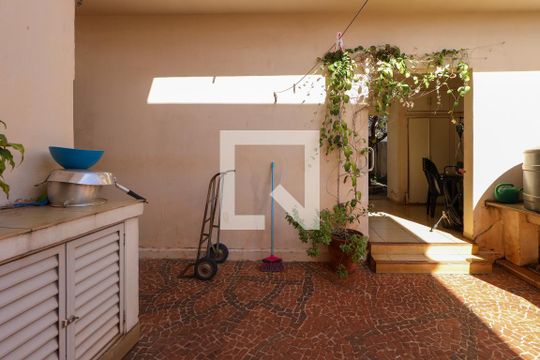 Área de Serviço de casa para alugar com 4 quartos, 303m² em Centro, Ribeirão Preto