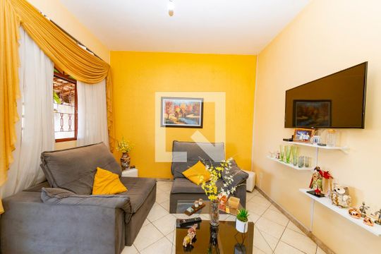 Sala de casa à venda com 3 quartos, 411m² em Betânia, Belo Horizonte
