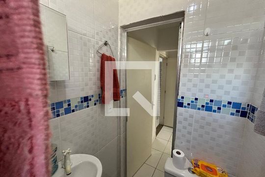 Banheiro de casa à venda com 2 quartos, 80m² em Inhaúma, Rio de Janeiro