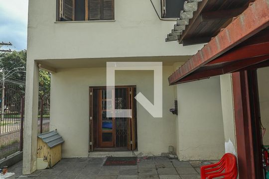 Quintal de casa à venda com 3 quartos, 271m² em Jardim Itu, Porto Alegre