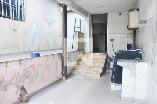 Quintal de casa para alugar com 2 quartos, 78m² em Jardim Peri, São Paulo