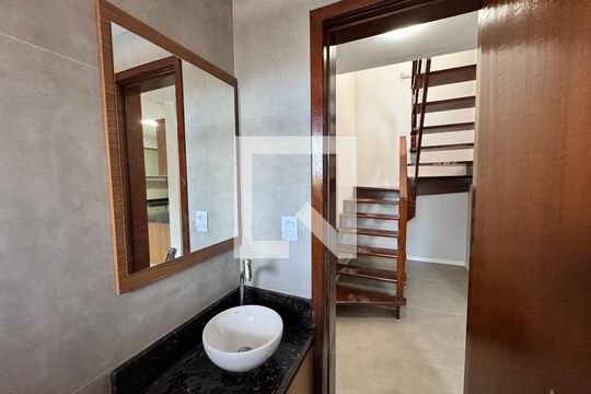 banheiro 2 de casa de condomínio à venda com 3 quartos, 102m² em Scharlau, São Leopoldo
