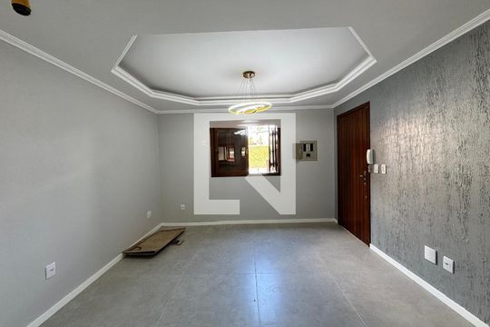 Sala de casa de condomínio à venda com 3 quartos, 102m² em Scharlau, São Leopoldo