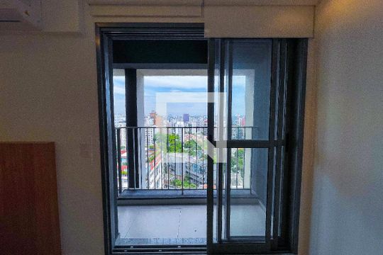 Varanda de kitnet/studio à venda com 1 quarto, 26m² em Cerqueira César, São Paulo