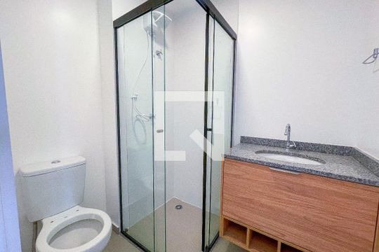 Banheiro de kitnet/studio à venda com 1 quarto, 26m² em Cerqueira César, São Paulo