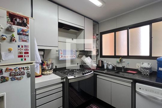 Cozinha de apartamento à venda com 3 quartos, 240m² em Vila Mariana, São Paulo
