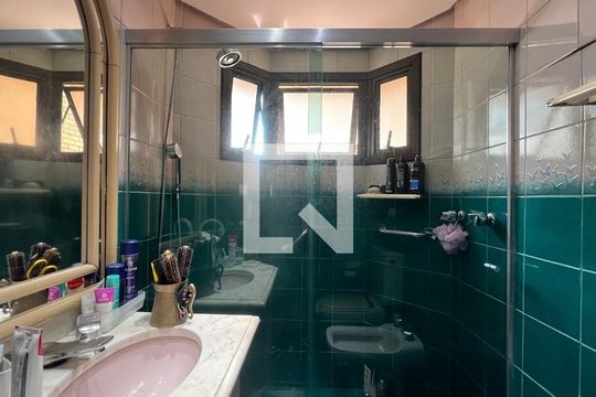Banheiro da Suíte 2 de apartamento à venda com 3 quartos, 240m² em Vila Mariana, São Paulo