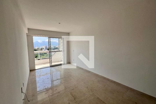 Sala de apartamento à venda com 3 quartos, 80m² em Taquara, Rio de Janeiro