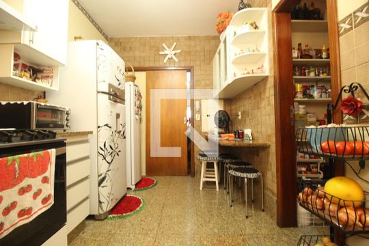 Cozinha de apartamento à venda com 4 quartos, 180m² em Lourdes, Belo Horizonte