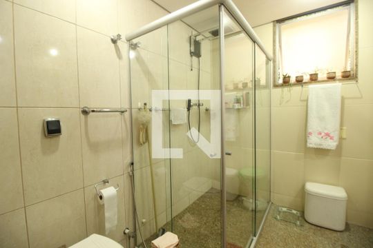 Banheiro de apartamento à venda com 4 quartos, 180m² em Lourdes, Belo Horizonte
