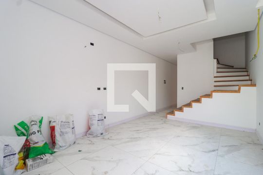 Sala de casa de condomínio à venda com 3 quartos, 103m² em Jardim Mirna, Taboão da Serra