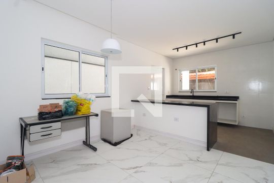 Cozinha de casa de condomínio à venda com 3 quartos, 103m² em Jardim Mirna, Taboão da Serra