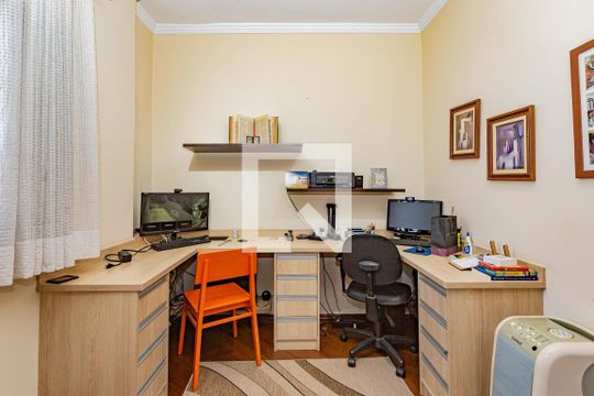 Quarto 2 de casa à venda com 3 quartos, 140m² em Cursino, São Paulo