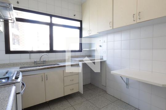 Cozinha de apartamento à venda com 3 quartos, 159m² em Vila Andrade, São Paulo