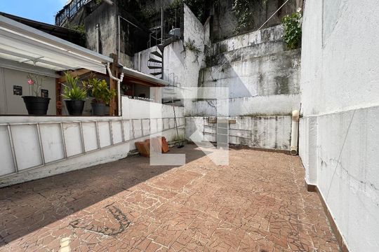 Varanda de casa à venda com 2 quartos, 100m² em Vila Gomes, São Paulo