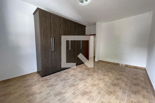 Quarto de casa à venda com 2 quartos, 100m² em Vila Gomes, São Paulo