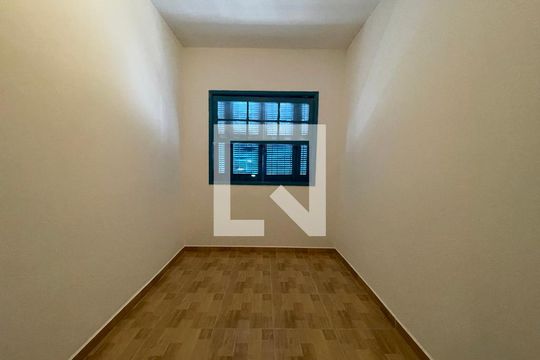 Quarto 2 de casa à venda com 2 quartos, 100m² em Vila Gomes, São Paulo