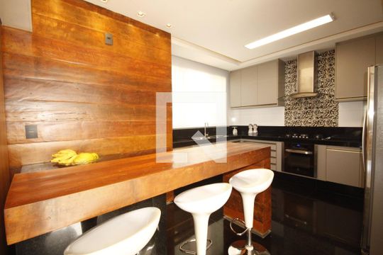 Cozinha de apartamento à venda com 4 quartos, 300m² em Buritis, Belo Horizonte