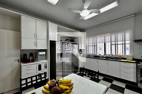 Cozinha de casa à venda com 3 quartos, 150m² em Santo Amaro, São Paulo