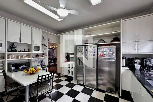 Cozinha de casa à venda com 3 quartos, 150m² em Santo Amaro, São Paulo