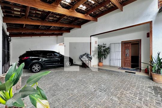 Garagem de casa à venda com 3 quartos, 150m² em Santo Amaro, São Paulo