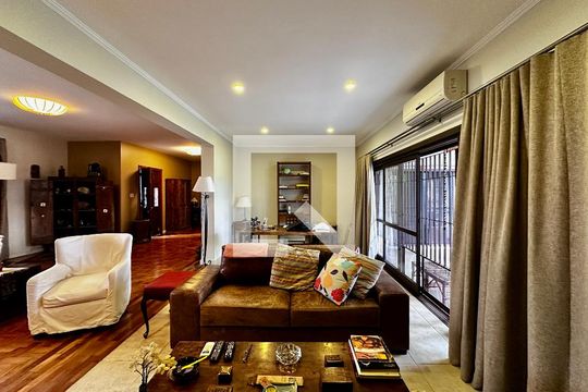 Sala de casa à venda com 3 quartos, 150m² em Santo Amaro, São Paulo