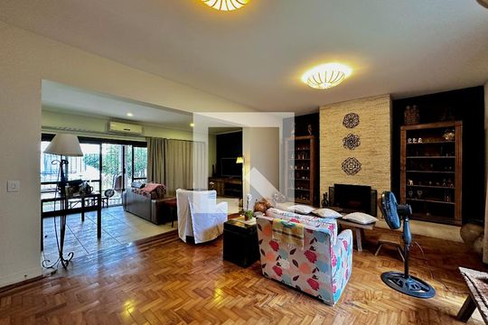 Sala de casa à venda com 3 quartos, 150m² em Santo Amaro, São Paulo
