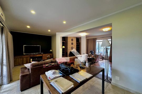 Sala de casa à venda com 3 quartos, 150m² em Santo Amaro, São Paulo