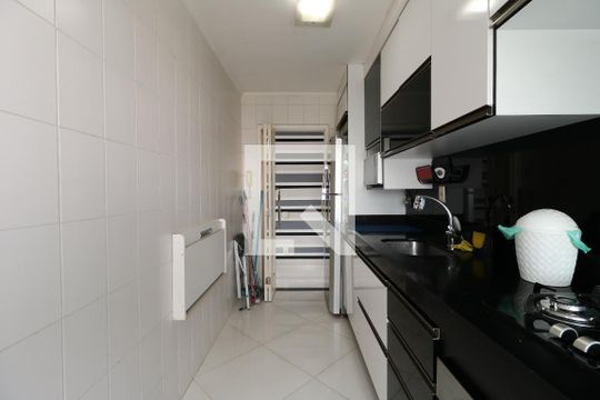 Cozinha de apartamento para alugar com 3 quartos, 60m² em Jardim Santo André, Santo André