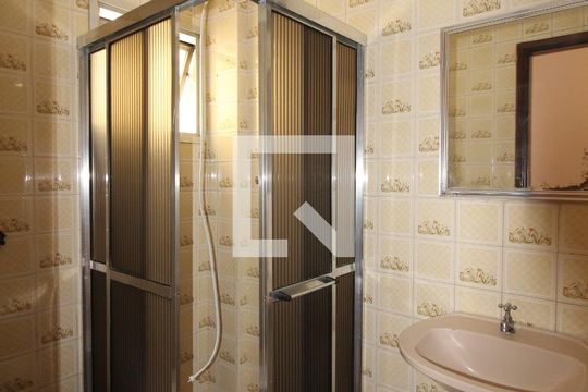 Banheiro de apartamento para alugar com 2 quartos, 60m² em Jardim Ester, São Paulo