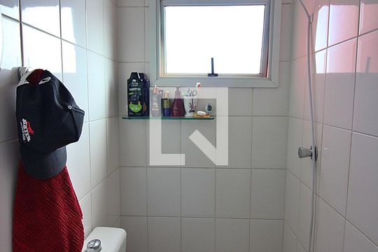 Banheiro de serviço de apartamento para alugar com 3 quartos, 106m² em Centro, São Bernardo do Campo