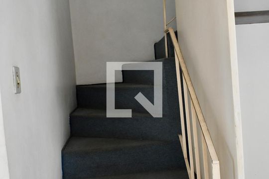 Escada de casa para alugar com 3 quartos, 145m² em Vila Clementino, São Paulo