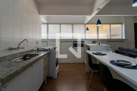 Cozinha de apartamento para alugar com 2 quartos, 60m² em Parque Cecap, Guarulhos