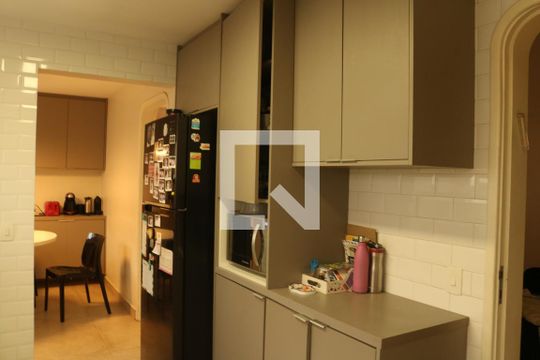 Cozinha de apartamento à venda com 4 quartos, 213m² em Perdizes, São Paulo
