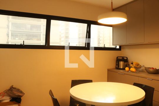 Cozinha de apartamento à venda com 4 quartos, 213m² em Perdizes, São Paulo