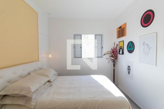 Quarto 1 de casa de condomínio à venda com 2 quartos, 54m² em Vila Nhocuné, São Paulo