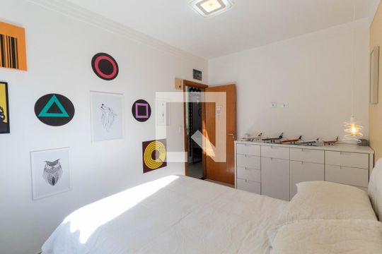 Quarto 1 de casa de condomínio à venda com 2 quartos, 54m² em Vila Nhocuné, São Paulo