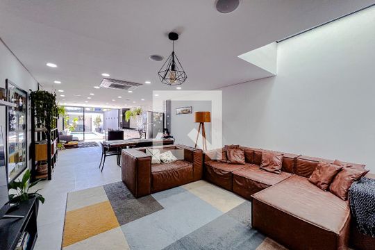 Casa à venda com 4 quartos, 218m² em Vila Mariana, São Paulo
