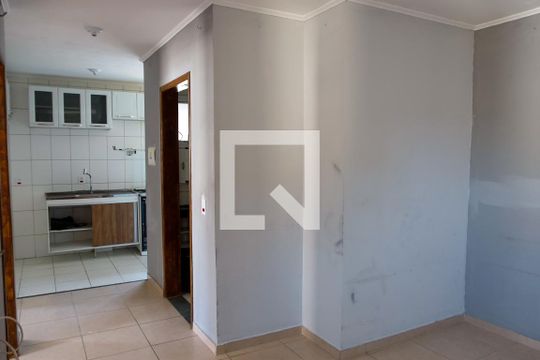 Sala de apartamento à venda com 2 quartos, 50m² em Veloso, Osasco