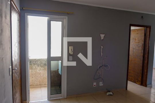 Sala de apartamento à venda com 2 quartos, 50m² em Veloso, Osasco