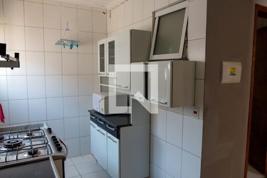 cozinha de apartamento à venda com 2 quartos, 50m² em Veloso, Osasco