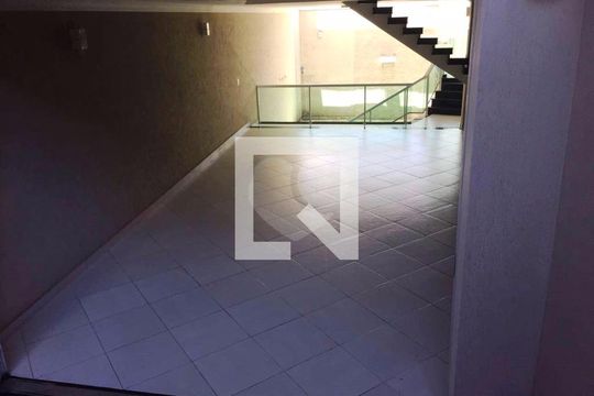 Casa à venda com 4 quartos, 355m² em Jardim Japao, São Paulo
