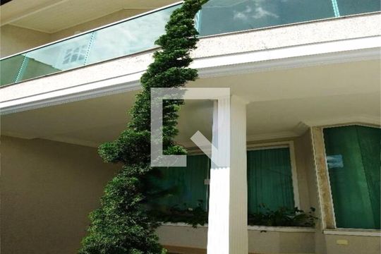 Casa à venda com 4 quartos, 355m² em Jardim Japao, São Paulo