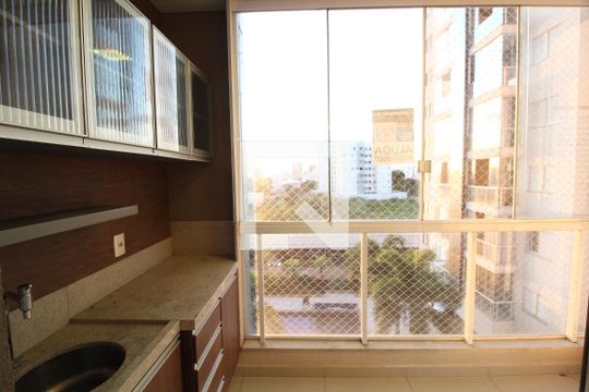 Varanda de apartamento para alugar com 3 quartos, 85m² em Santa Mônica, Uberlândia