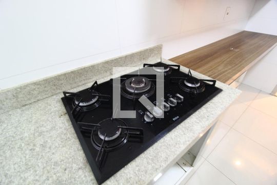 Cozinha de apartamento para alugar com 3 quartos, 85m² em Santa Mônica, Uberlândia