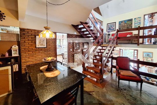 Sala 2 de casa de condomínio à venda com 4 quartos, 227m² em Itaipu, Niterói